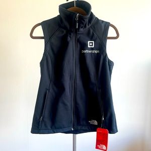 NWT North Face Ridgeline soft shell vest Women’s size S black (w/ company logo)